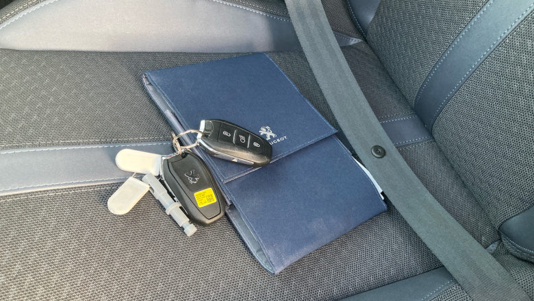 Peugeot 2008 1.2 PureTech Allure Premium 5dr Petrol Estate